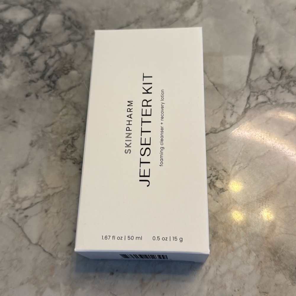Skinpharm Jetsetter Kit: Foaming cleanser & Recovery Lotion